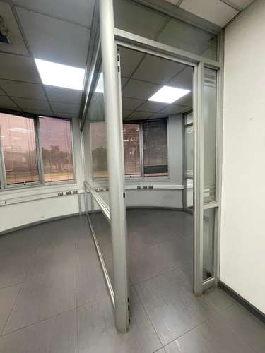 Se arrienda amplio edificio  para empresa edificio comercialRebajado valor de arriendo - Imagen 5