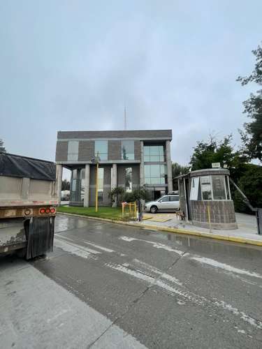 Se arrienda amplio edificio  para empresa edificio comercialRebajado valor de arriendo - Imagen 2