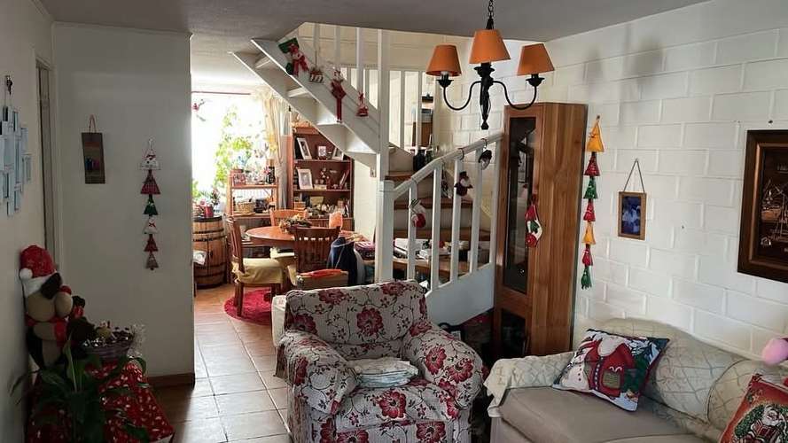 Casa de dos pisos excelente sector - Imagen 7