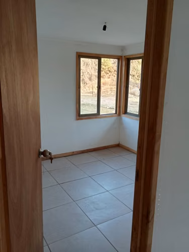 SE ARRIENDA CABAÑA  PAINE AMPLIO PATIO CHAMPA DARIO PAVEZ POR PANADERIA AURA