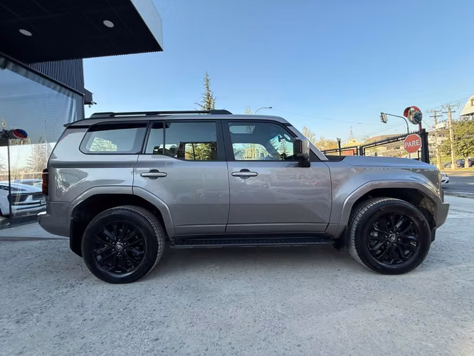 TOYOTA LAND CRUISER PRADO  2025 - Imagen 4