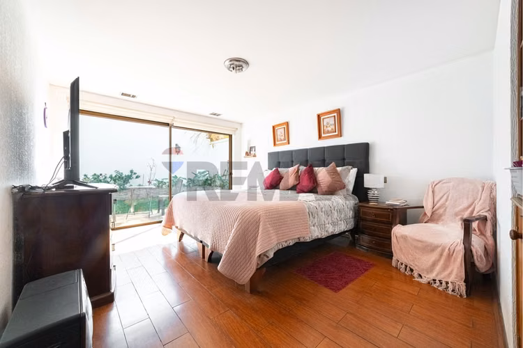 Casa con 6 dormitorios en barrio los dominicos - Imagen 20