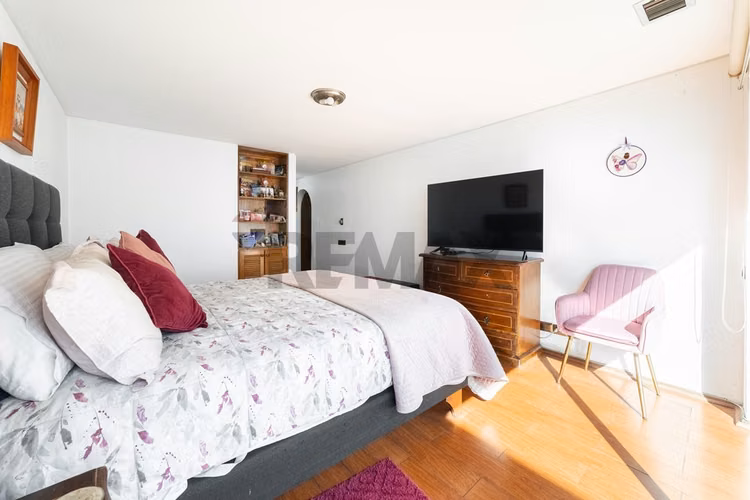 Casa con 6 dormitorios en barrio los dominicos - Imagen 24