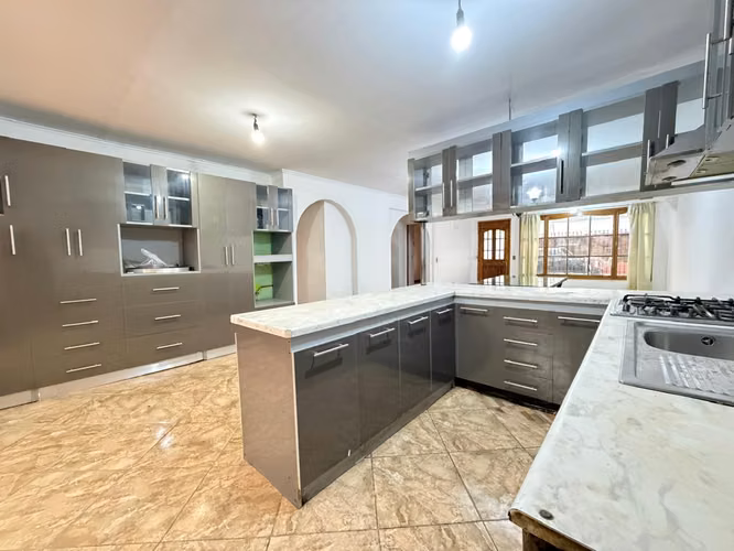 EN IMPECABLES CONDICIONES GRAN CASA 7D Y 3B REFACCIONADA - Imagen 4