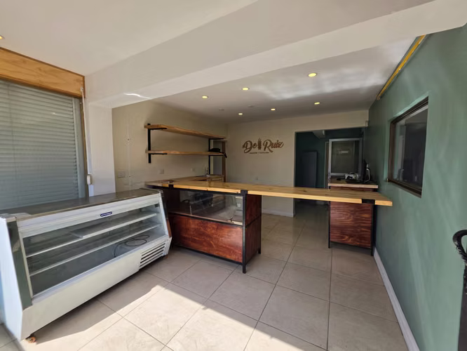 ARRIENDO LOCAL COMERCIAL CERCANO A VICUÑA MACKENNA - Imagen 24