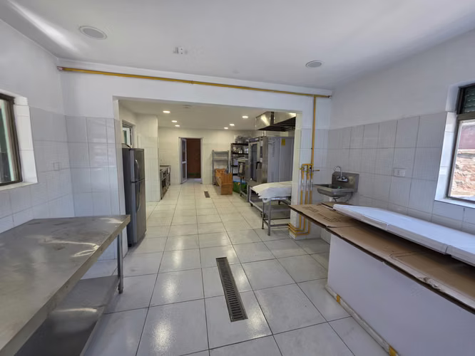 ARRIENDO LOCAL COMERCIAL CERCANO A VICUÑA MACKENNA - Imagen 15