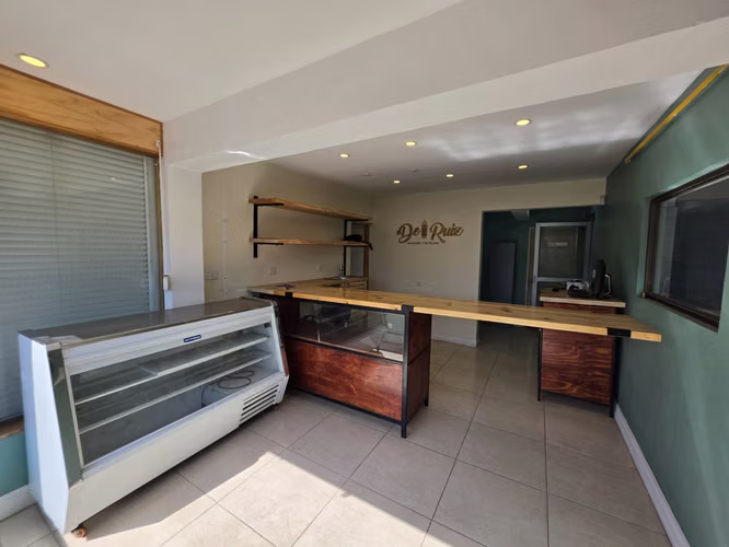 ARRIENDO LOCAL COMERCIAL CERCANO A VICUÑA MACKENNA - Imagen 23