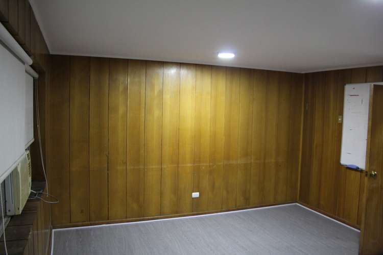 EN VENTA OFICINA IMPECABLE EN GALERÍA ALESSANDRI - Imagen 11