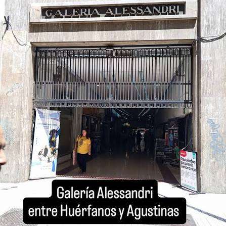 EN VENTA OFICINA IMPECABLE EN GALERÍA ALESSANDRI - Imagen 2