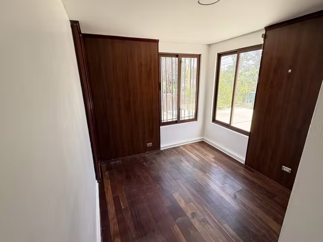 ARRIENDO  CASA DE 3 PISOS Y 3 HABITACIONES EN LOS DOMINICOS - Imagen 19