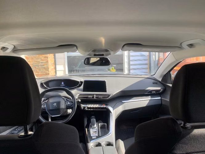 Peugeot 3008, 1.6 bencinero. Automático año 2017