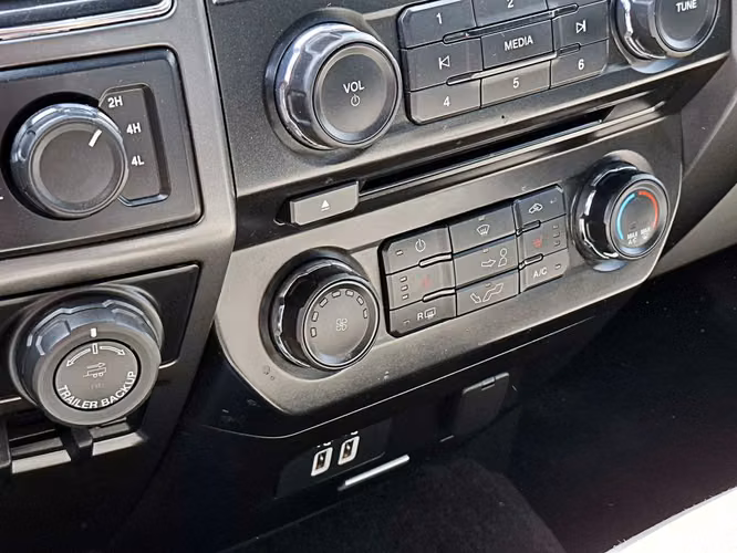 FORD F-150 2018 - Imagen 16