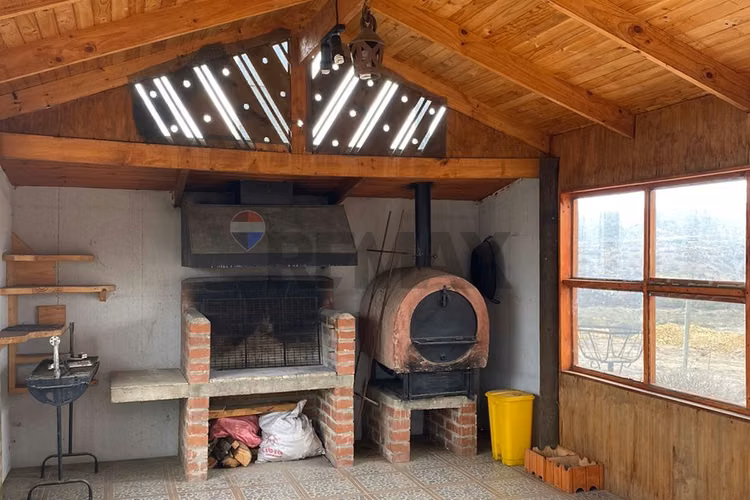 Casa con piscina y amplio terreno en los molles - Imagen 10