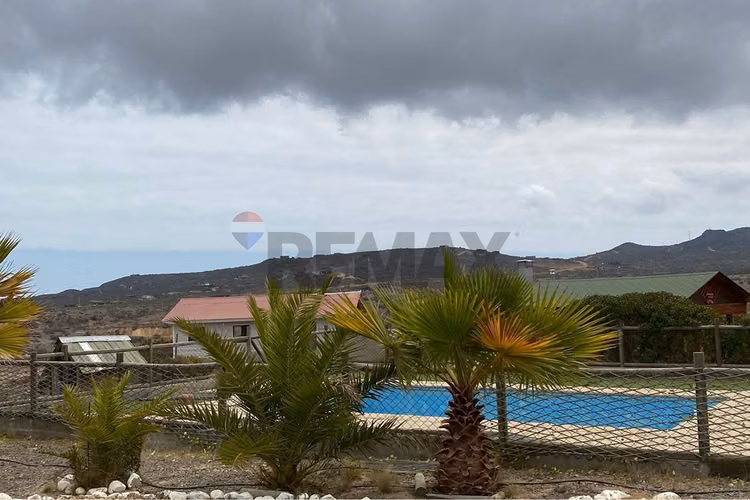 Casa con piscina y amplio terreno en los molles - Imagen 11