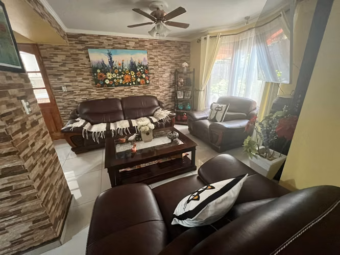 HERMOSA CASA EN VALLE LO CAMPINO 4D 2B QUILICURA - Imagen 4