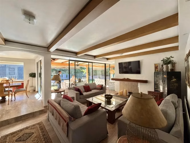 CASA HUINGANAL LO BARNECHEA 5 DORMITORIOS QUINCHO - Imagen 4