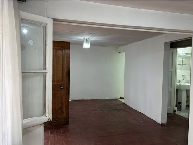 VENDE CASA FRENTE A SUPERMERCADO PASOS ESTADIO RENGO
