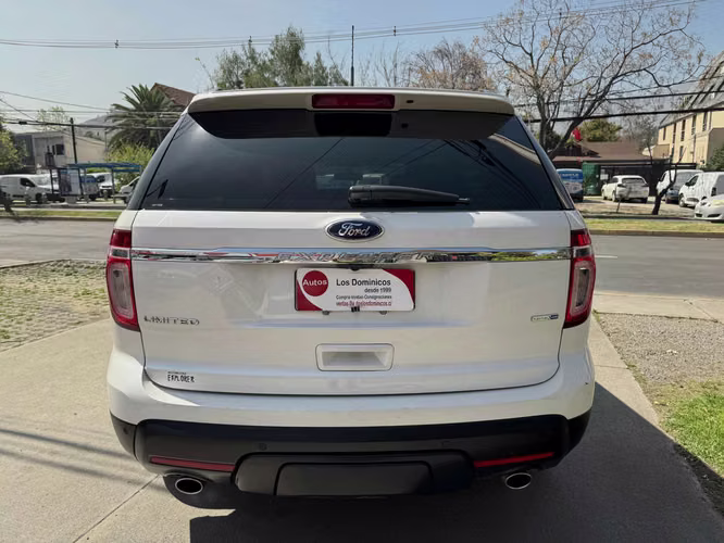 FORD EXPLORER XLT 3.5 AUT 4X4 3 CORRIDAS SOLO 111.000 KM FULL DVD CAMARA VER EN LAS CONDES 2015