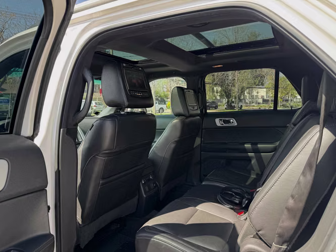 FORD EXPLORER XLT 3.5 AUT 4X4 3 CORRIDAS SOLO 111.000 KM FULL DVD CAMARA VER EN LAS CONDES 2015