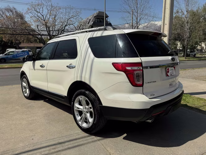 FORD EXPLORER XLT 3.5 AUT 4X4 3 CORRIDAS SOLO 111.000 KM FULL DVD CAMARA VER EN LAS CONDES 2015