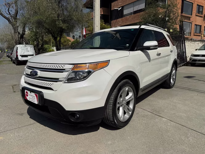 FORD EXPLORER XLT 3.5 AUT 4X4 3 CORRIDAS SOLO 111.000 KM FULL DVD CAMARA VER EN LAS CONDES 2015