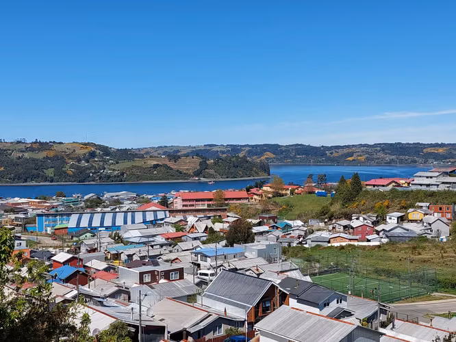 TERRENO URBANO 4.054 M² EN DALCAHUE – EXCELENTE UBICACIÓN, CONECTIVIDAD Y VISTA