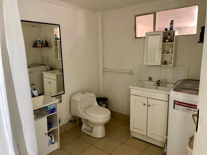 Vendo Casa Ñuñoa: 3d/1b, amplia cocina, patio. Buena ubicación. - Imagen 4