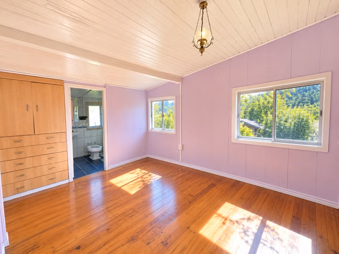 Casa en Venta Lago Riñihue – Vista al Lago e Ideal para Emprender