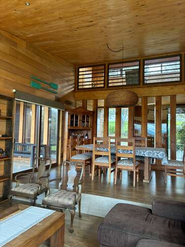 SE VENDE CASA PARCELA UBICACION CENTRAL PANGUIPULLI