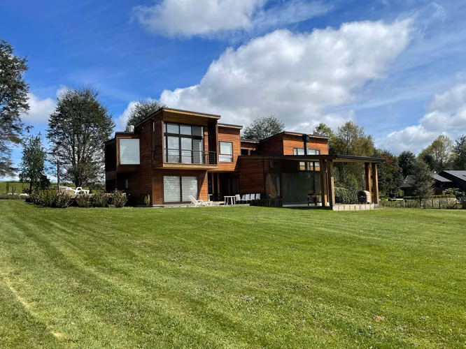 SE VENDE HERMOSA CASA CONDOMINIO PANGUIPULLI