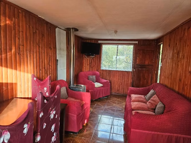 Cabaña rústica amoblada.