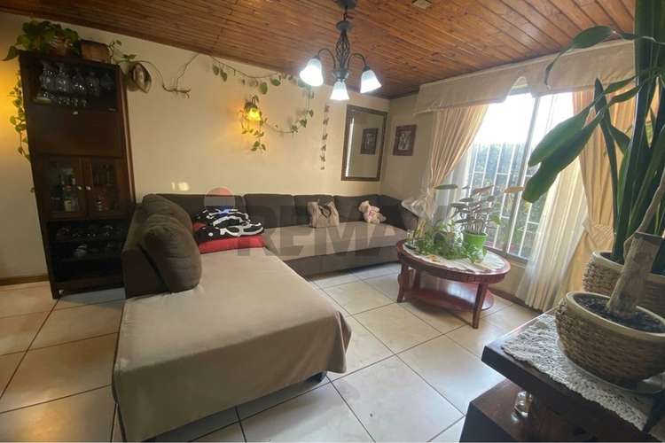 Casa con gran patio en estación central. 4d+1b - Imagen 4