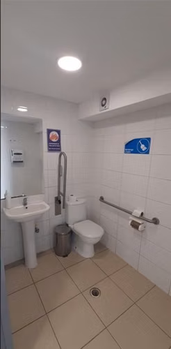 GRAN BODEGA A MINUTOS DEL AEROPUERTO