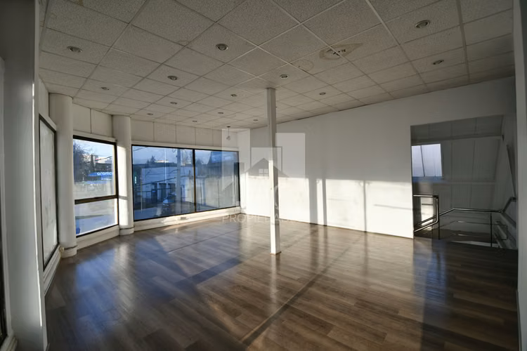 GRAN LOCAL COMERCIAL EN LAS CONDES 393M2