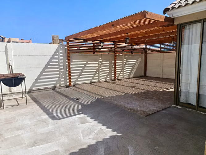 SE VENDE CASA EN SECTOR COSTA LAGUNA, ¡Oportunidad!