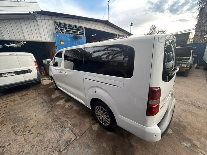 Peugeot traveller llegar y trabajar