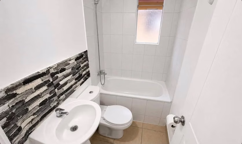 Hermosa Casa en El Abrazo, Maipú – Amplios Espacios y Excelente Conectividad - Imagen 7