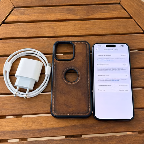 iPhone 15 Pro Max 256 GB impecable + accesorios de regalo 