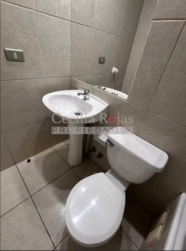 Se ARRIENDA departamento con orientación  ORIENTE en 7° piso - Imagen 12