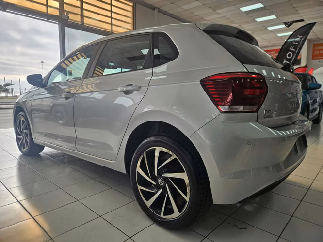 VOLKSWAGEN POLO 1.6 MT HIGHLINE 2023 - Imagen 3