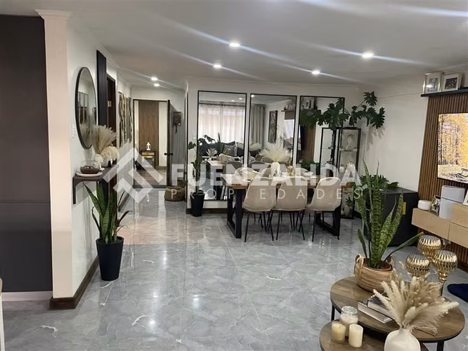 Casa en venta de 3 dorm. en La Florida
