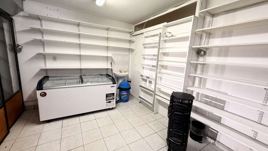 Local remodelado Av Universidad Curauma , llegar y ocupar cuanta con equipamiento y patende de Almacen