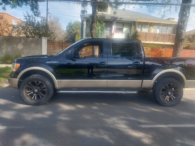 FORD F150 LARIAT 5.0 MOTOR COYOTE FULL - Imagen 3