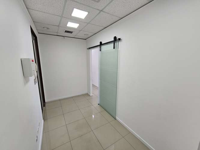 OFICINA EN ARRIENDO | 57,68 m² | 4 PRIVADOS + ESTACIONAMIENTO | LA REINA METRO