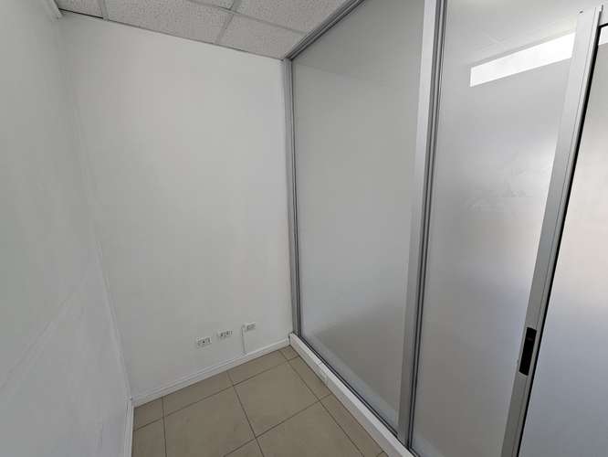OFICINA EN ARRIENDO | 57,68 m² | 4 PRIVADOS + ESTACIONAMIENTO | LA REINA METRO