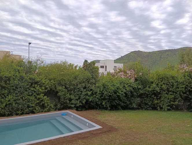 EXCELENTE Casa Mediterranea en Condominio (183329)