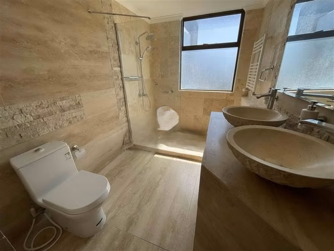 ACOGEDORA CASA EN EXCLUSIVO CONDOMINIO - Imagen 5