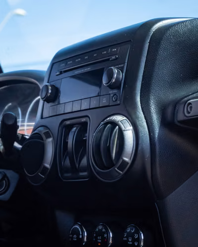JEEP WRANGLER 3.6L SPORT AT 2015 - Imagen 17