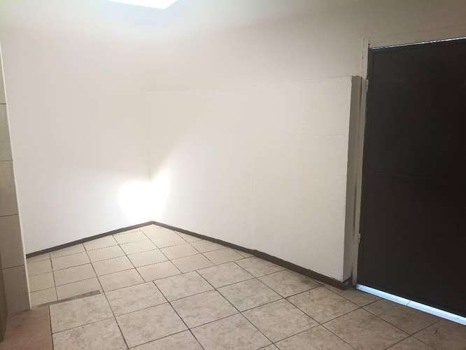 Arriendo pieza en Macul cerca metro las torres - Imagen 5