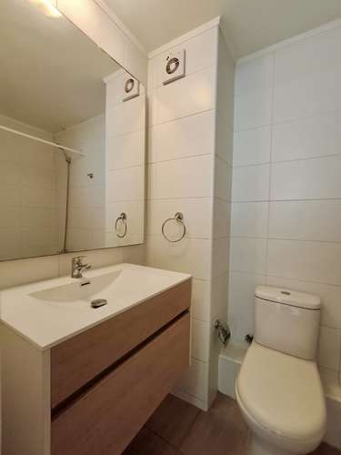 Amplio arriendo 1D1B+terraza Metro hospitales independencia
